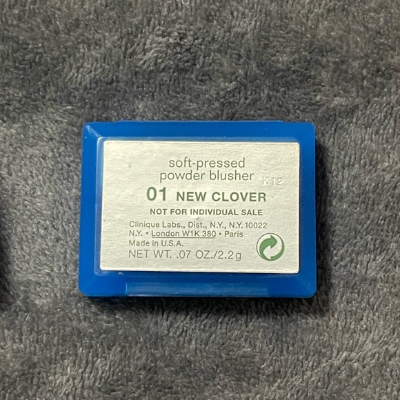 2 Clinique Blush Sets  19 SUGAR PLUM 01 NEW CLOVER & Mini Makeup Brushes - Picture 9 of 10